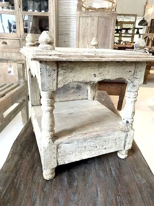 Vintage temple spirit house / 2