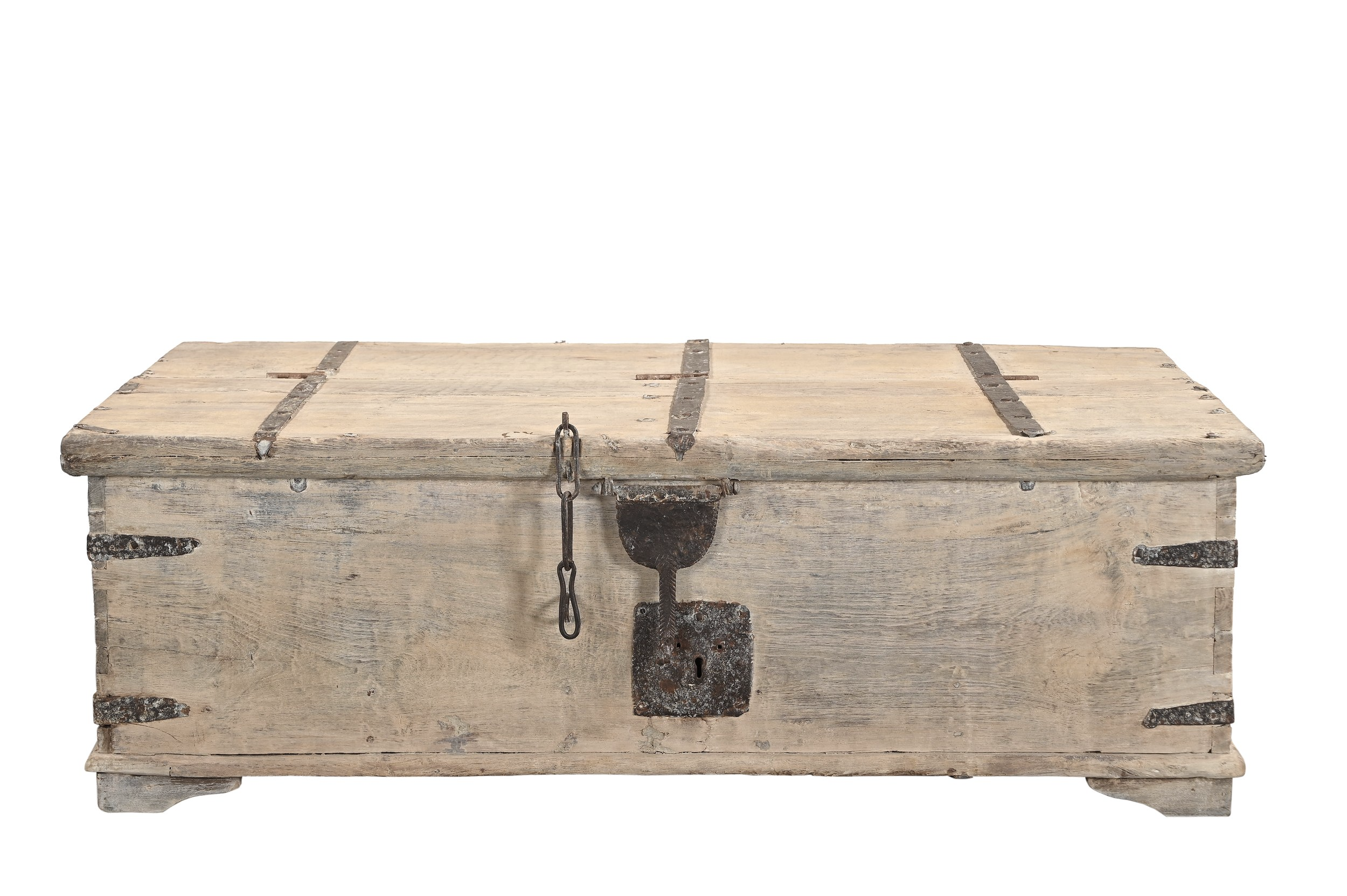 VINTAGE TRUNK COFFEE TABLE