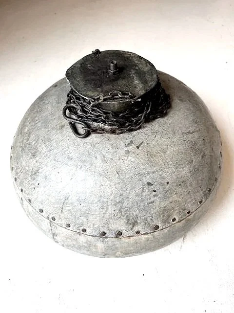 iron shade , outdoor lighting , industrial lighting