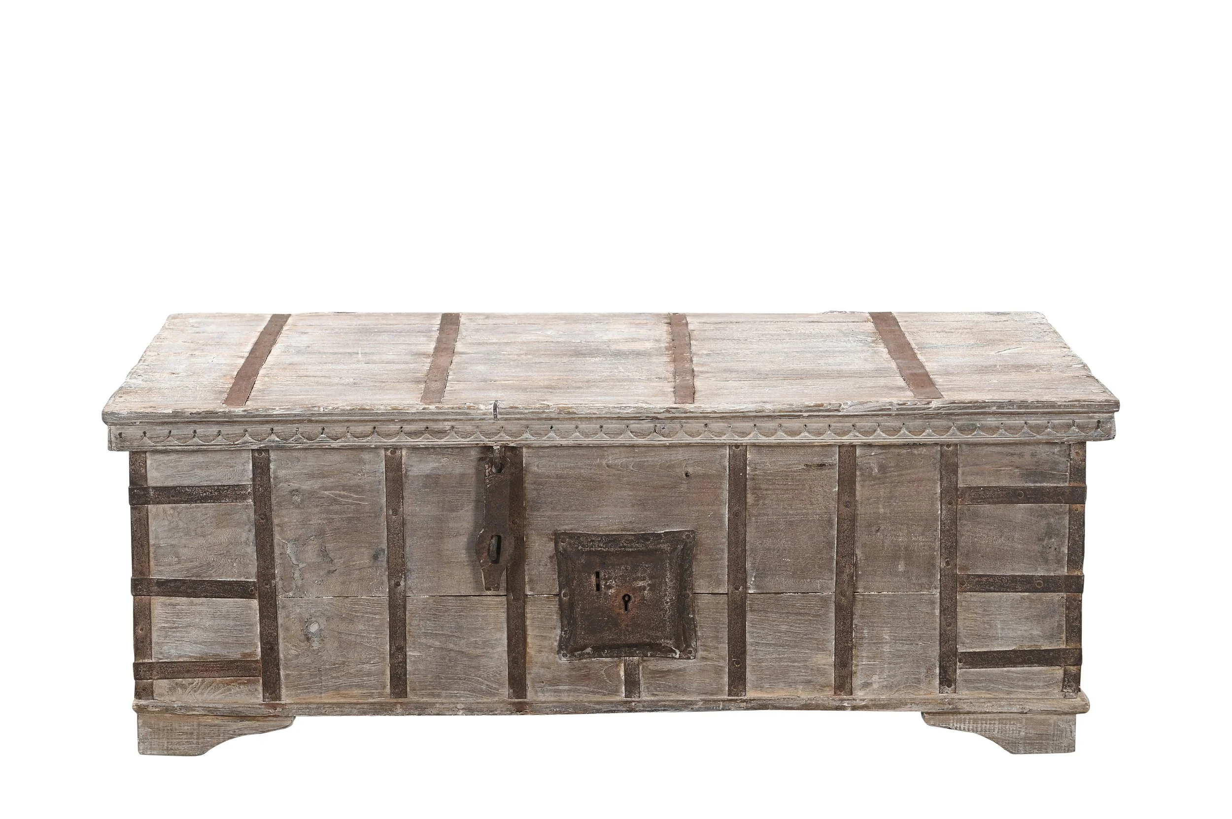 coffee table trunk , storage trunk , indian trunk, antique indian trunk