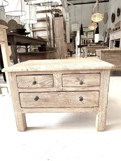 THREE DRAW VINTAGE TEAK CHEST / 516