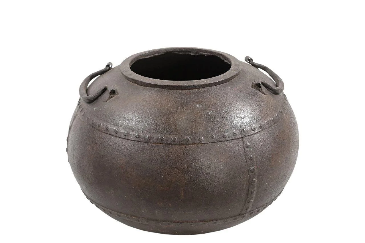 iron pot ,  planter, rustic iron pot , outdoor pot , fire pit