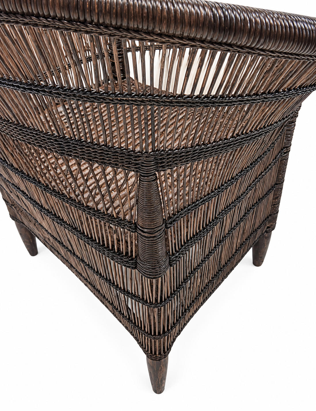 Dark Wicker Corner Detail.png