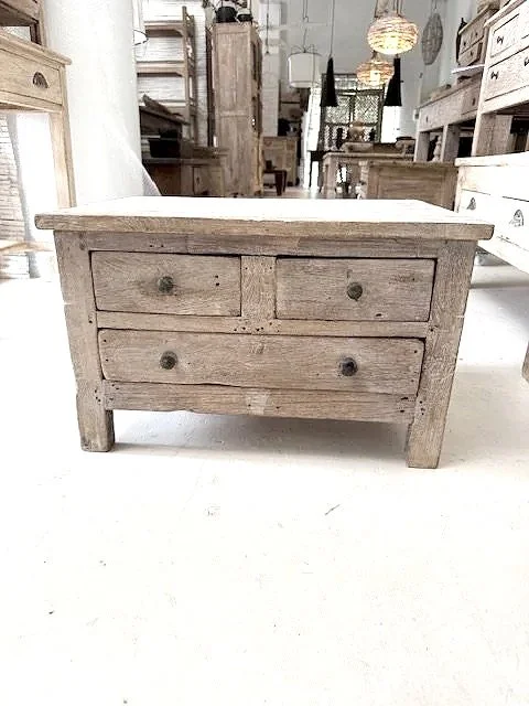 THREE DRAW VINTAGE TEAK CHEST / 630