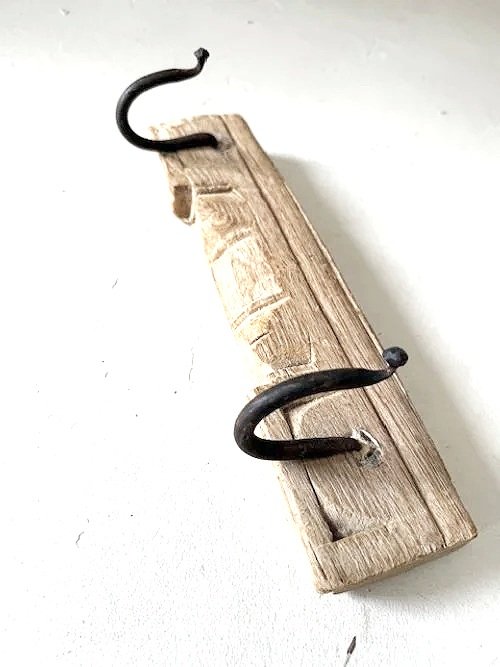 2 HOOK PANEL  SUN BLEACHED / 20