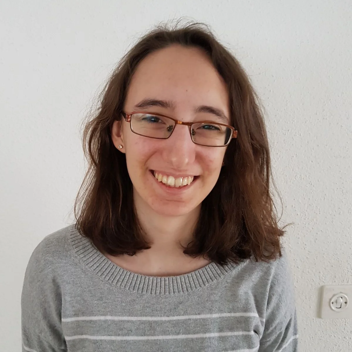 Mirjam Sutter Lagerleiterin, Gruppenleiterin Gruppe: Lachgummies Gültiger Kurs: Schar- & Lagerleiterkurs Kontakt