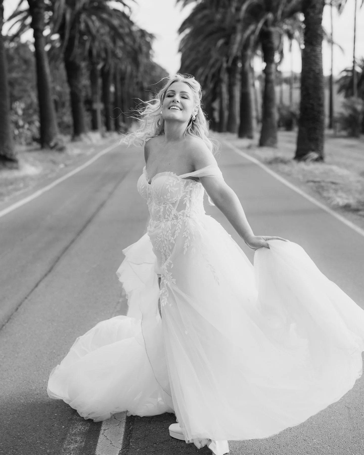 D A N I +  L U K E
From the rolling hills to the golden light, Dani and Luke’s wedding in the heart of the Barossa Valley was pure magic. These two brought the fire, the laughs, and the kind of love that radiated through every stolen glance an