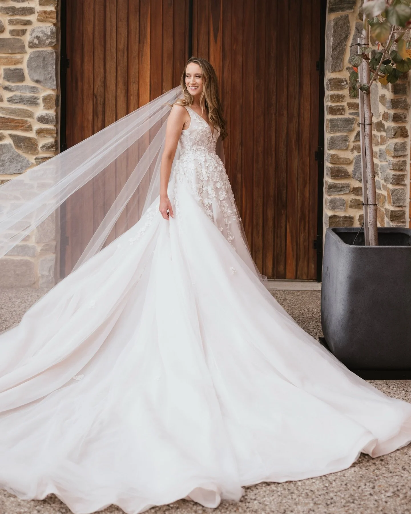 A N N A B E L L E +  L A C H L A N

A day soaked in soft light, vintage barrels, wild laughter, and two people who just get each other. From those quiet vineyard moments to the party that shook the valley, these two legends turned their wedding into 