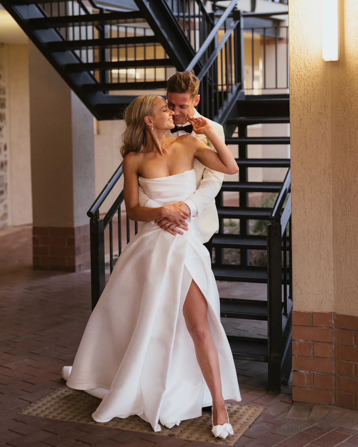 C H L O E +  B R A D E N

Pure energy. Zero hesitation. All in.

The kind of love that laughs loud, pulls you closer, and lights up every room it walks into.
From the very first moment to the last glass raised, these two were electric together.

Sun 