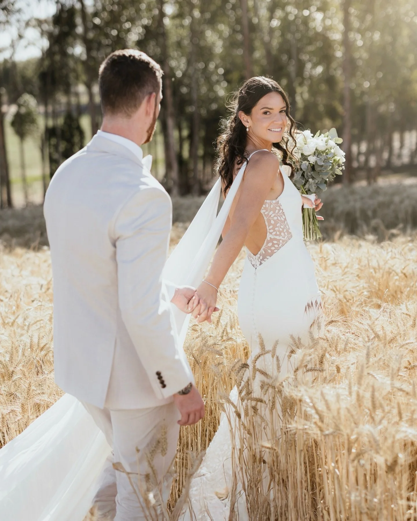 D A Y N A +  L A C H I E

Dayna and Lachie&hellip; absolute weapons of joy.
Gomersal Wines was glowing, the barrels humming, the sun showing off, and these two just owned the whole damn day.

Then that last light drifted in&hellip; warm, soft, golden