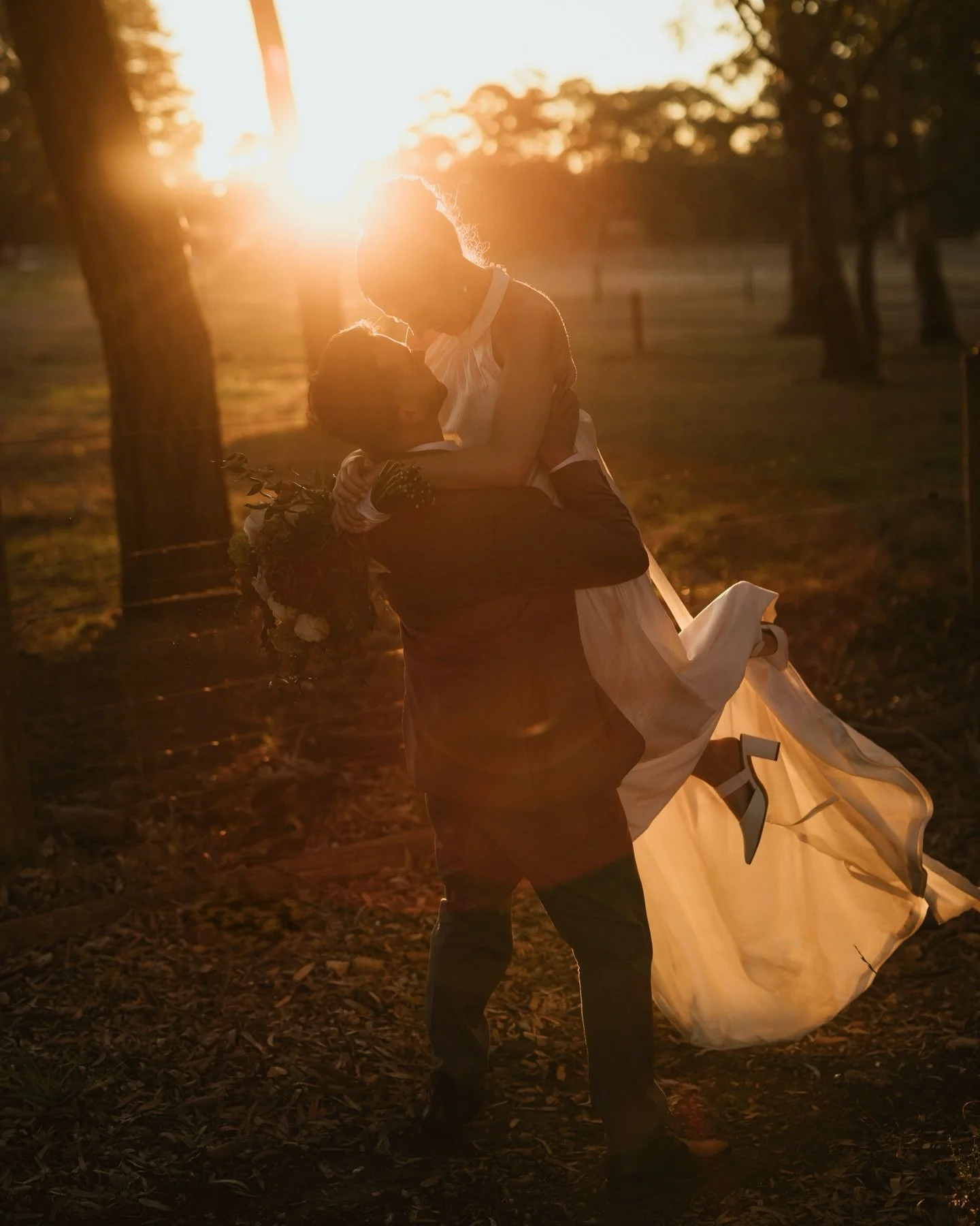 M Y K A E L A +  K E V I N

Hazelmere Homestead turned it on for these two&hellip; warm air, wide open skies, and a kind of love that just settles into the bones. The kind you don&rsquo;t have to question, don&rsquo;t have to chase&hellip; it&rsquo;s