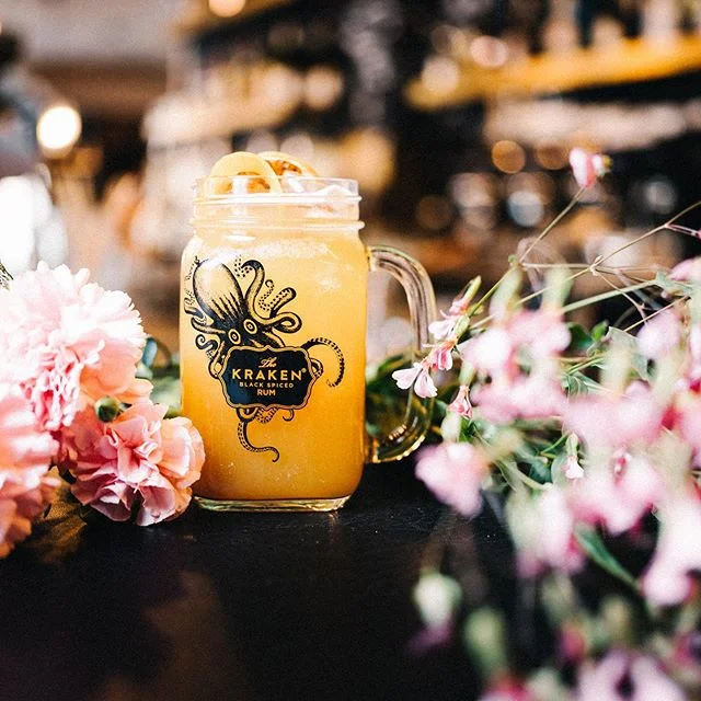 Kein Bock auf Cocktails? Wie w&auml;r&rsquo;s mit einem Homemade 55Eleven Ice Tea? Frisch zubereitet und eiskalt serviert 🍋

#55eleven #mxvst #homemadeicetea #icetea #sundowner #munich #muc  #drinks