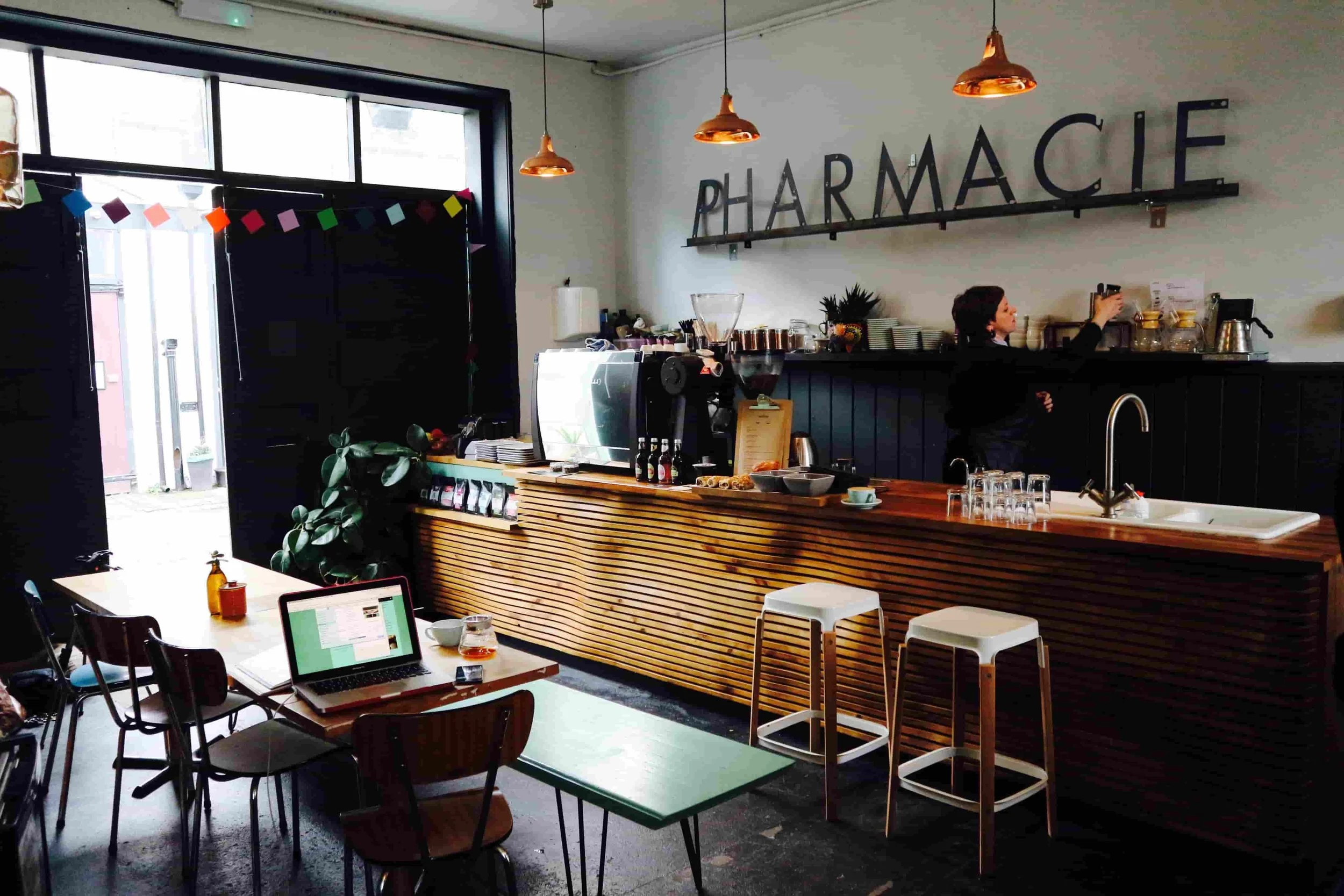 PHARMACIE COFFEE - pic Eliza Barnes