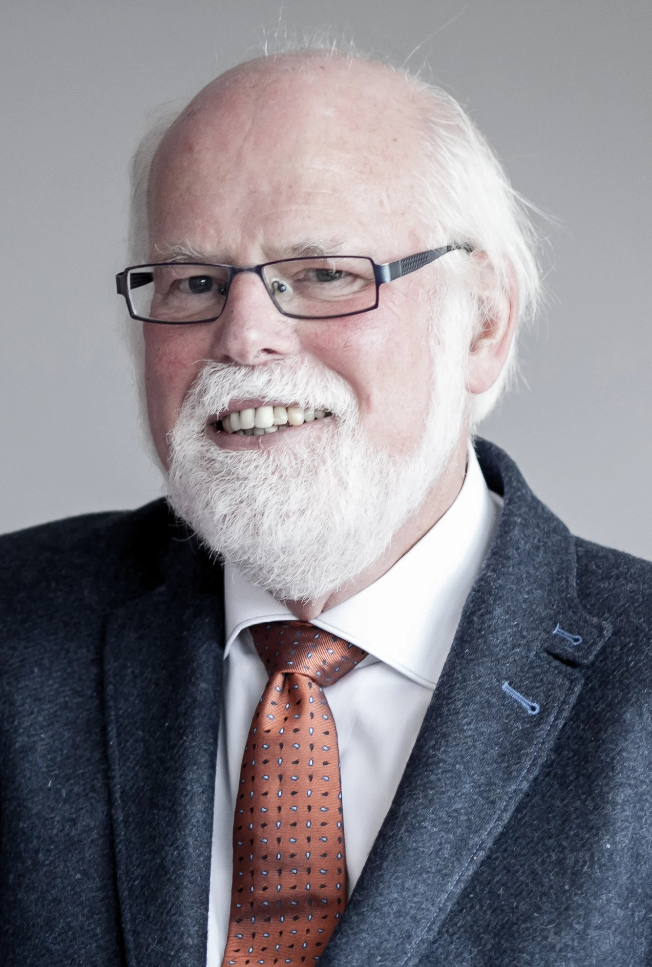 Prof. Dr. Gunter A. Pilz ( Fachliche Beratung)
