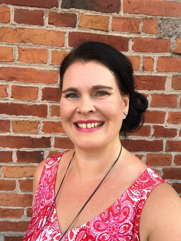 Mari Sarajärvi, oikeustieteiden maisteri, Positive Psychology Practitioner, tuore yrittäjä ja Joyllan koulutustiimin uusi jäsen.