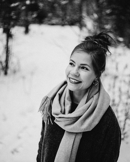 ”Positiivinen psykologia on minulle jo tuttua ja haluan ehdottomasti oppia sitä lisää ”, Pinja Kuusi sanoo.