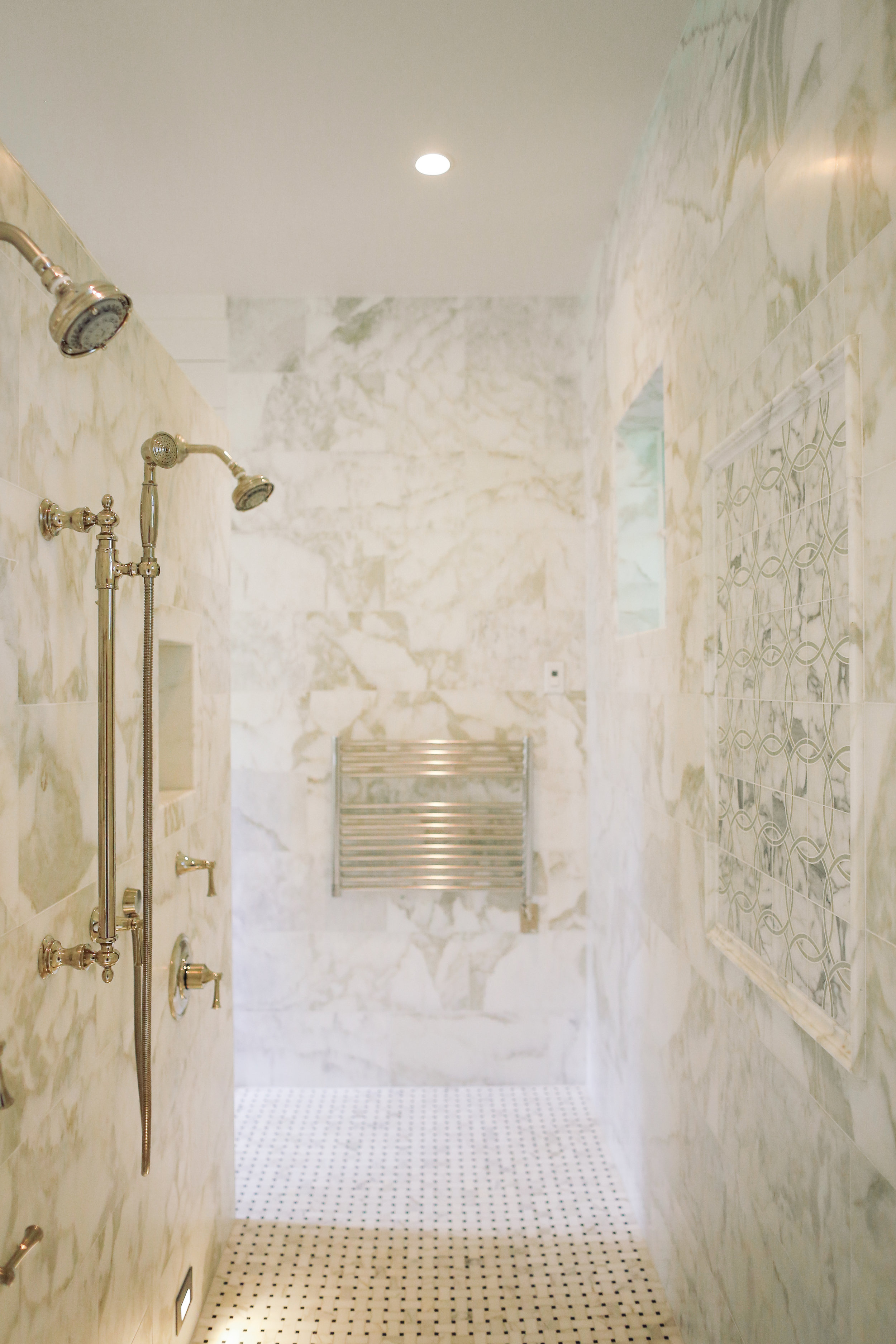 Creating a Modern Bathroom Design With Mosaic Tiles - Savannah