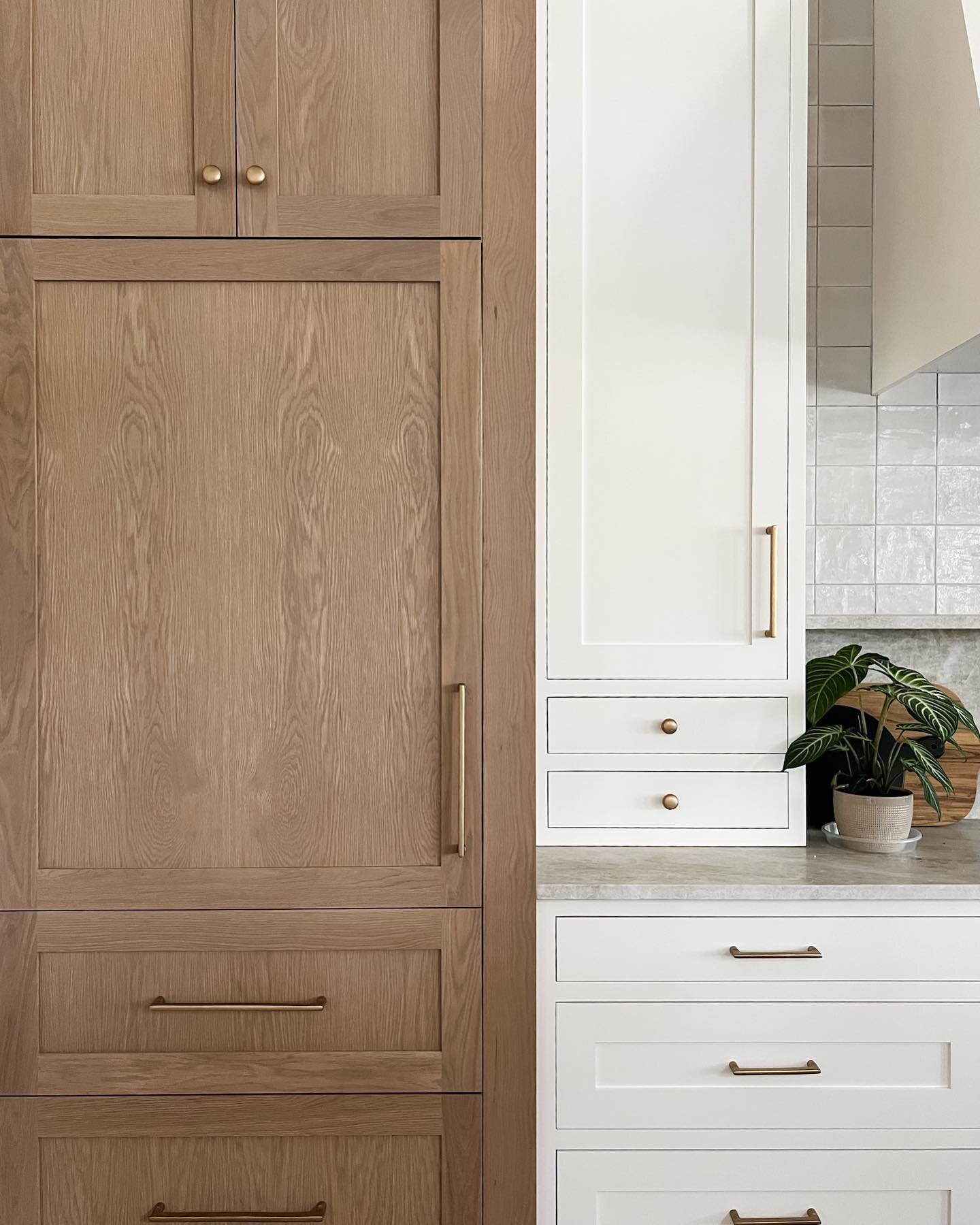 We love these kitchen cabinets. ✨✨