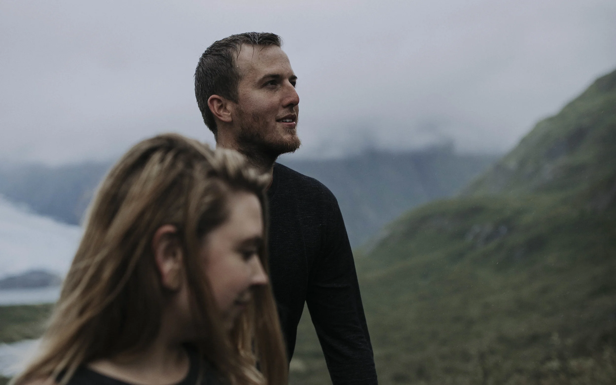 ariel-lynn-alaskan-mountain-couples-session-11.jpg