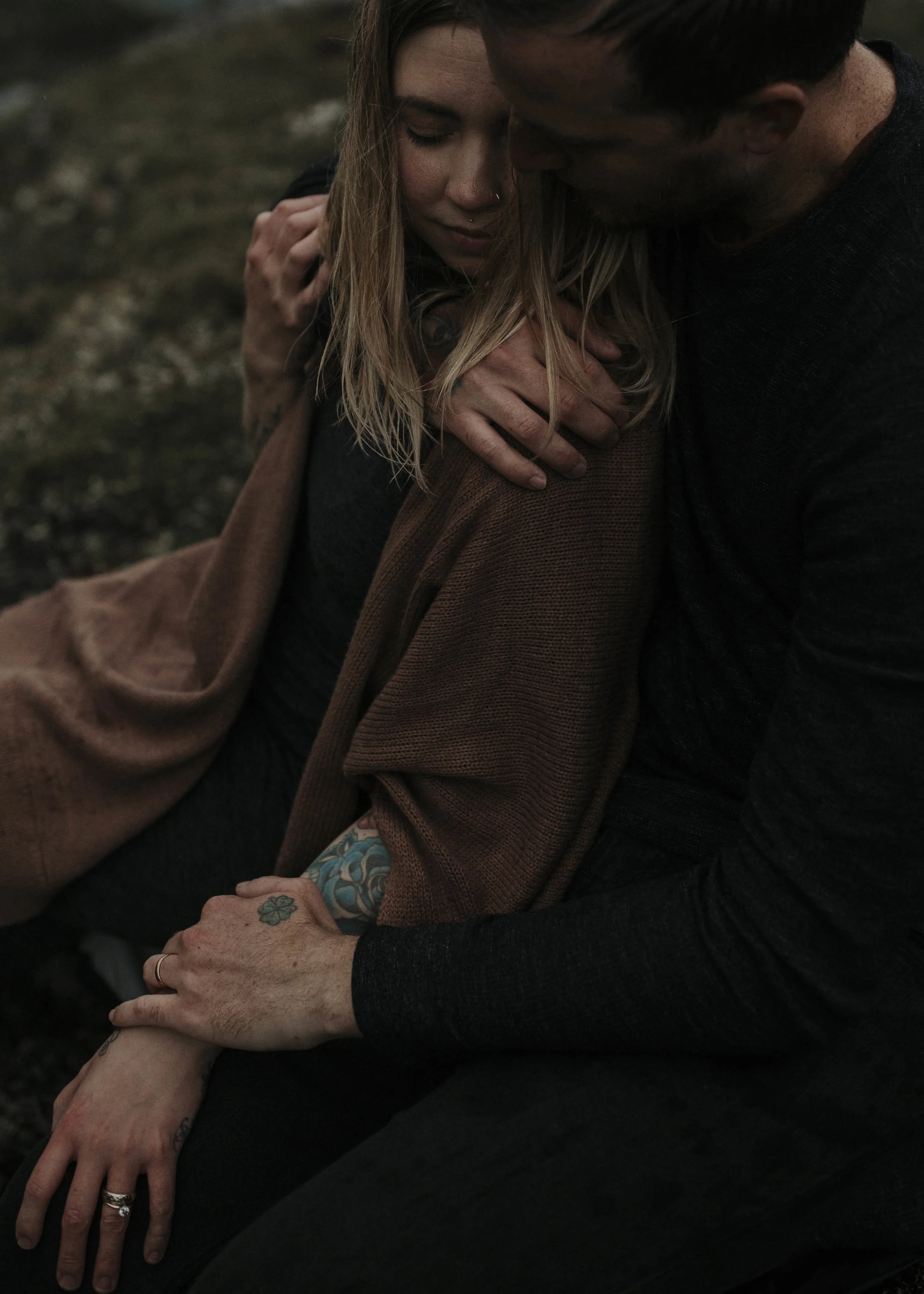 ariel-lynn-alaskan-mountain-couples-session-22.jpg