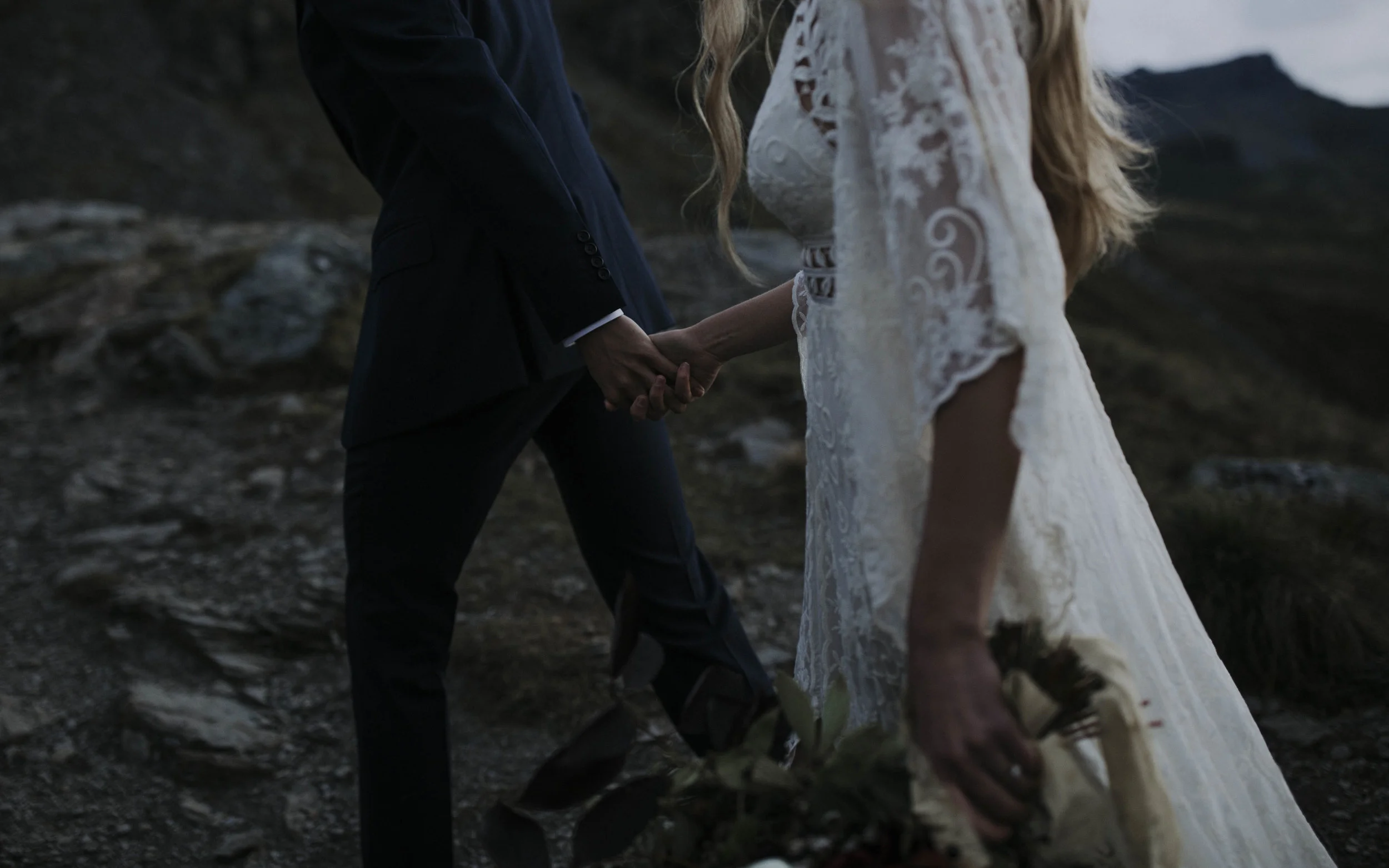 ariel-lynn-alaska-elopement-mountain-inspiration-25.jpg