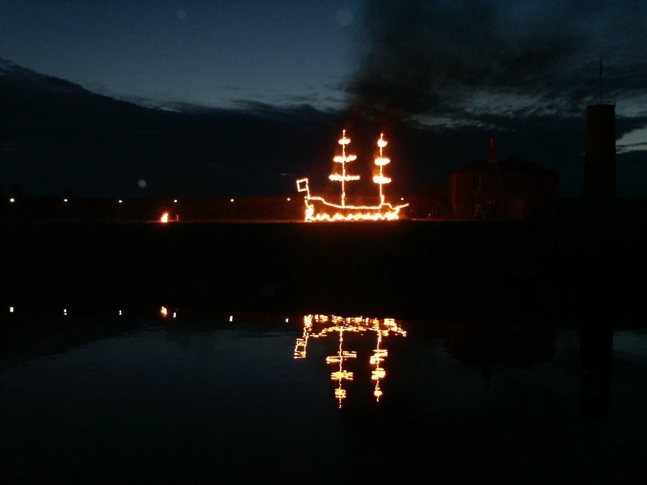 firedrawing - ship long with reflect.jpg