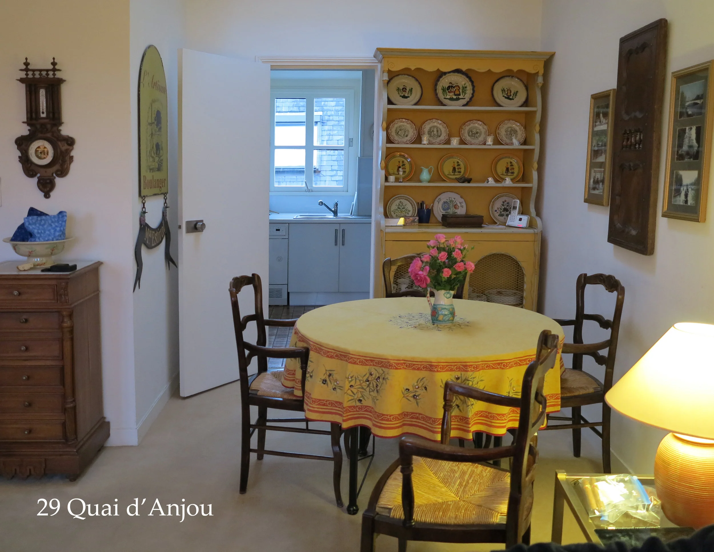 Dining_Area_Kitchen[1].jpg