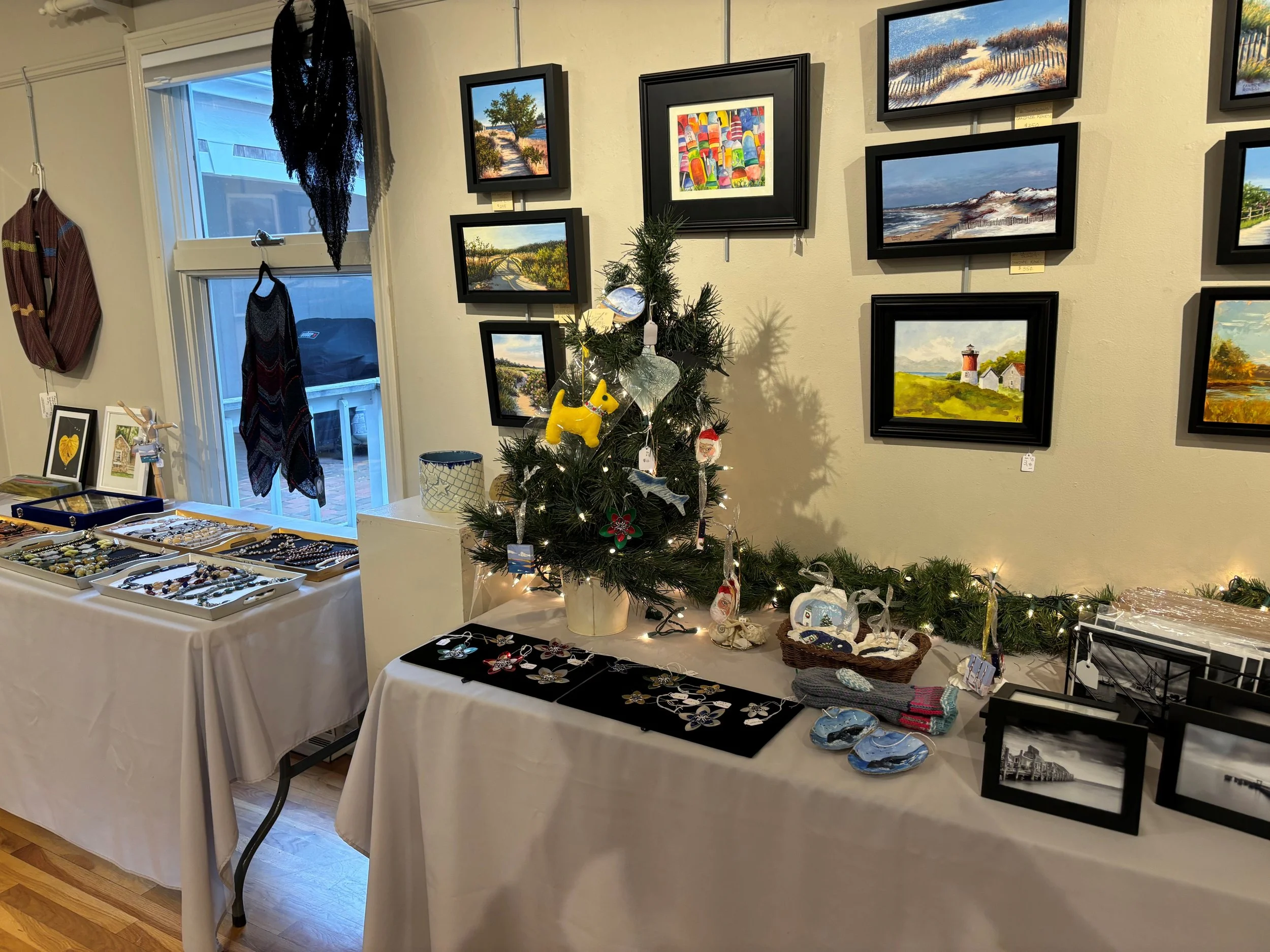 Holiday Sale Preview Party