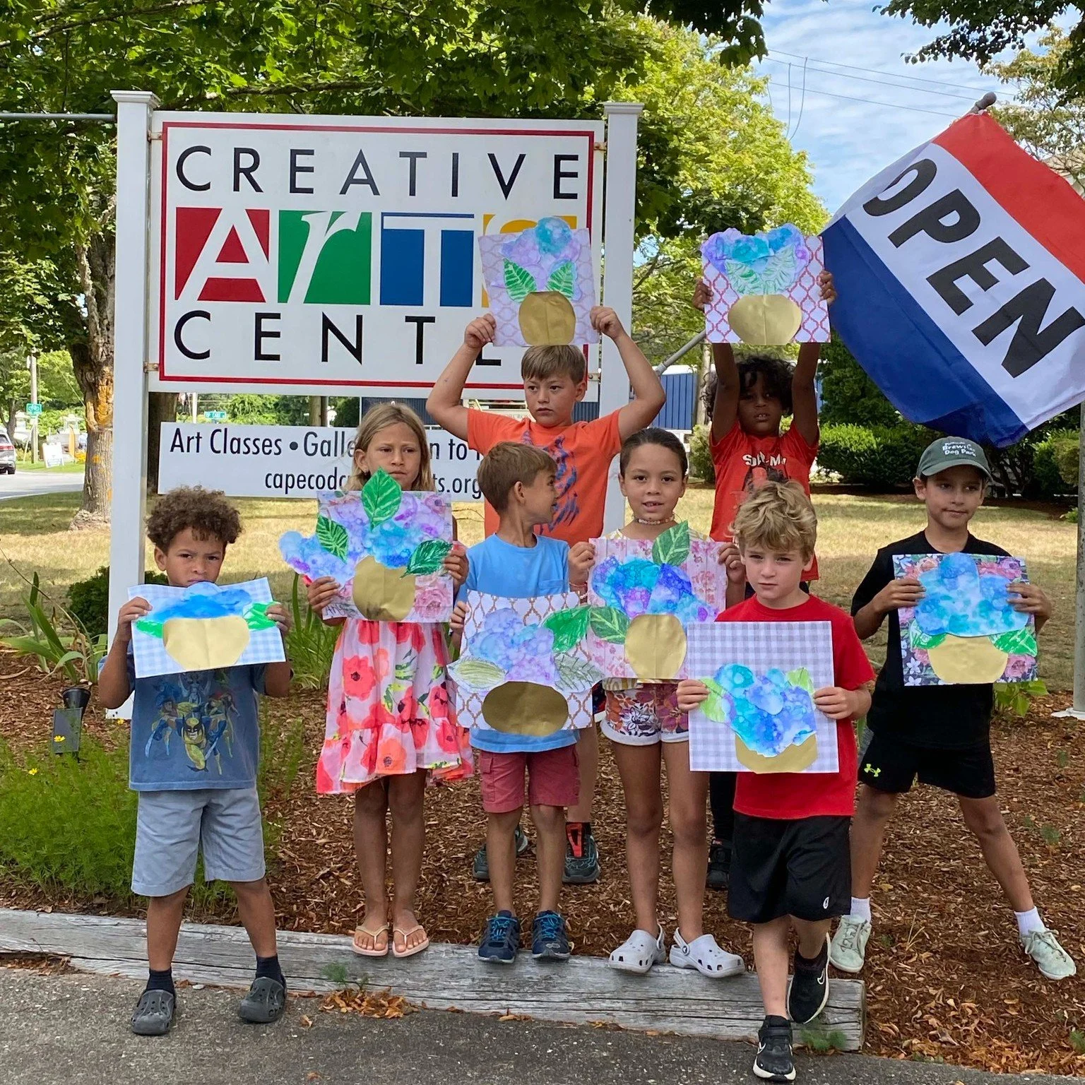 🌟 #GivingTuesday: Support Art for All at the Creative Arts Center 🌟

This GivingTuesday, we invite you to join a global generosity movement dedicated to uplifting communities through meaningful support. Celebrated on the Tuesday after Thanksgiving,
