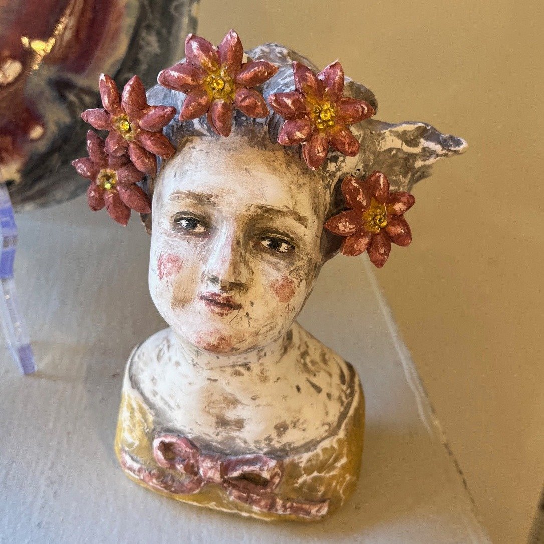 ✨There&rsquo;s something about working with clay that just slows everything down&mdash;in the best way.

If you&rsquo;ve been wanting to try pottery (or get back into it), this is a great place to start:
Hand Building Pottery with Katie Kendall
🌿Thu