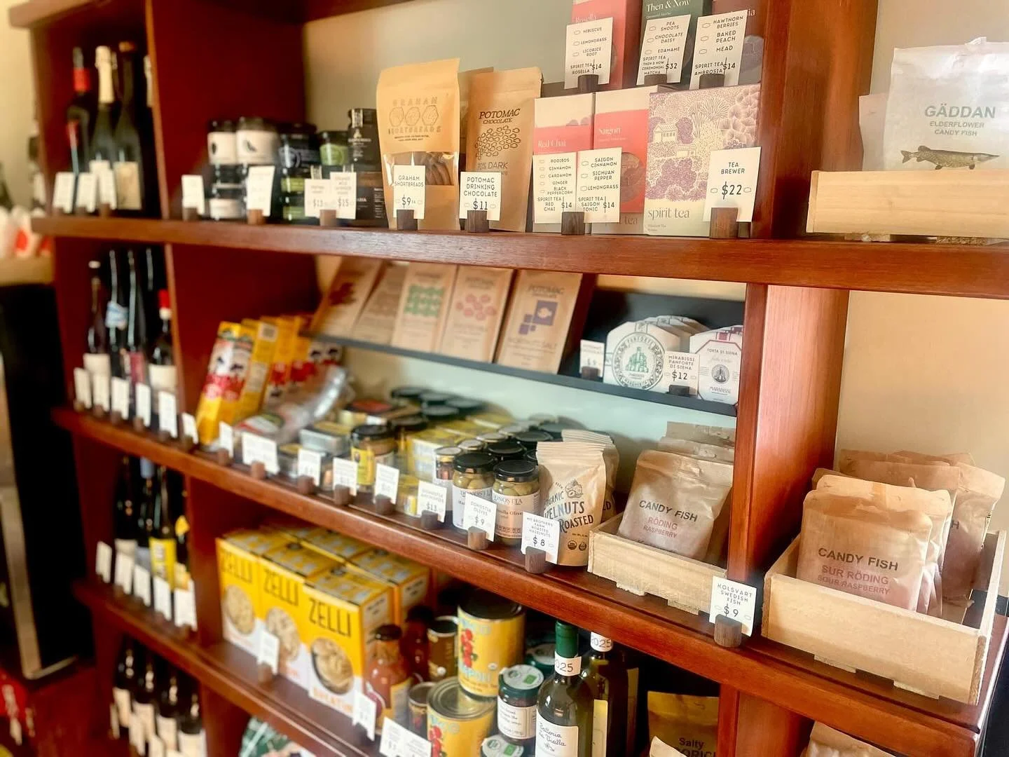 The chz shop is back open this weekend!! 👻 🧀 
Come see us thu&amp;fri 11-4 and sat 9-2!