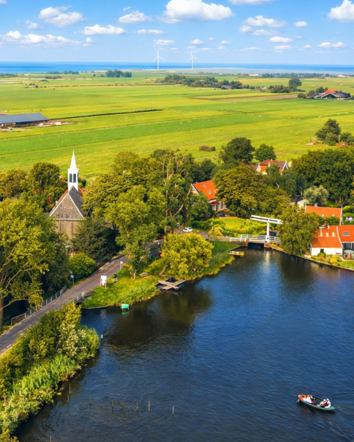 uitzicht op zuiderwoude, een pittoresk nederlands dorp