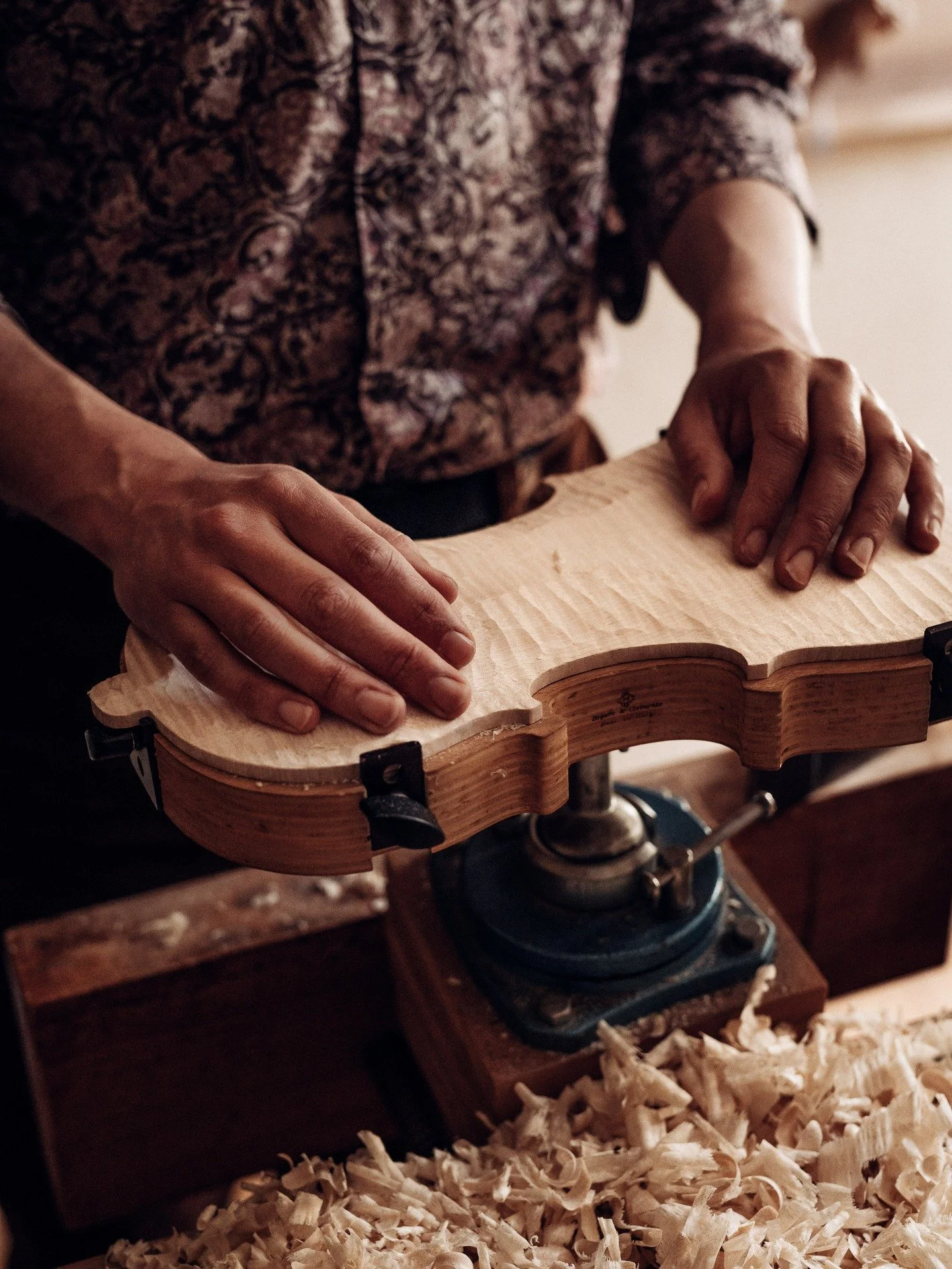 @martielspessardi luthier &agrave; #Marciac pour @plaisirsdugers
