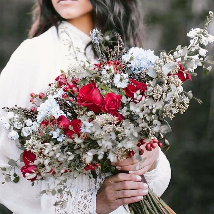 16 Best Winter Wedding Floral Bouquets