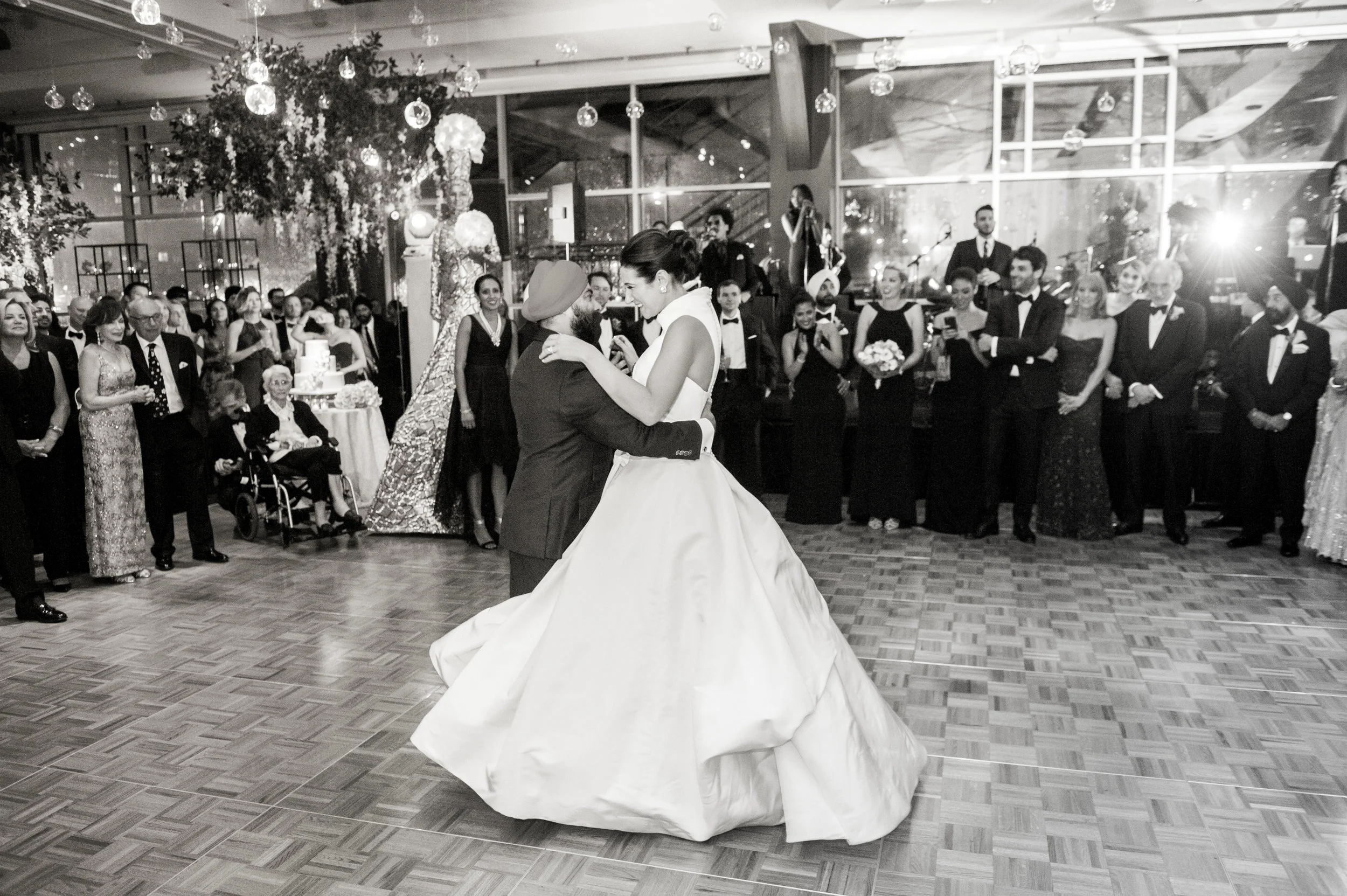 Top 25 Last Dance Songs to Play at your Wedding