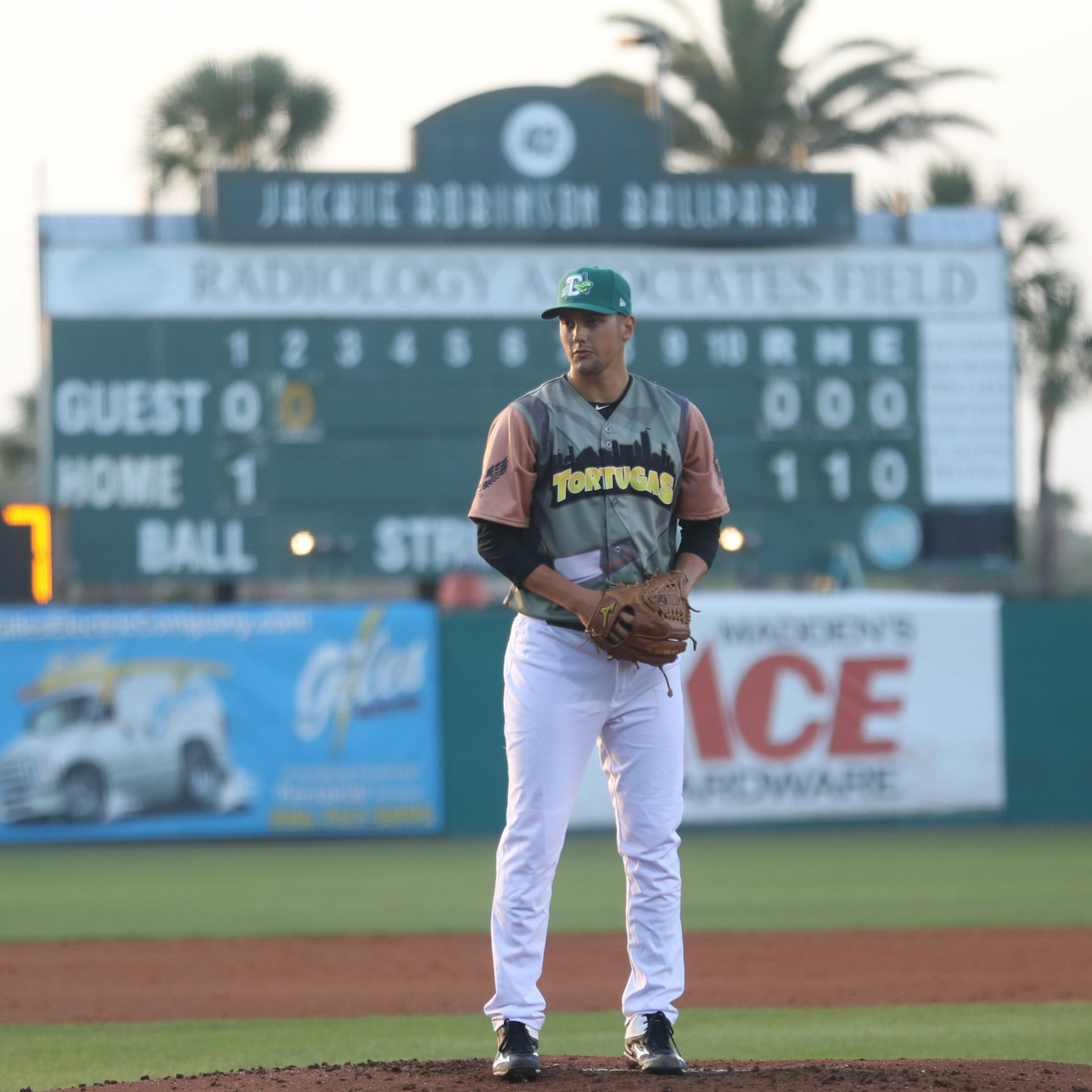 custom baseball uniforms