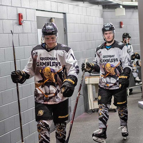 Green Bay Gamblers raise $25,000 for charity with awesome military jerseys,  helmets - The Hockey News