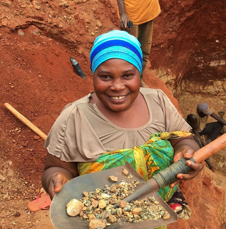 moyo tanzania miners unearthing tourmalines and garnets.PNG