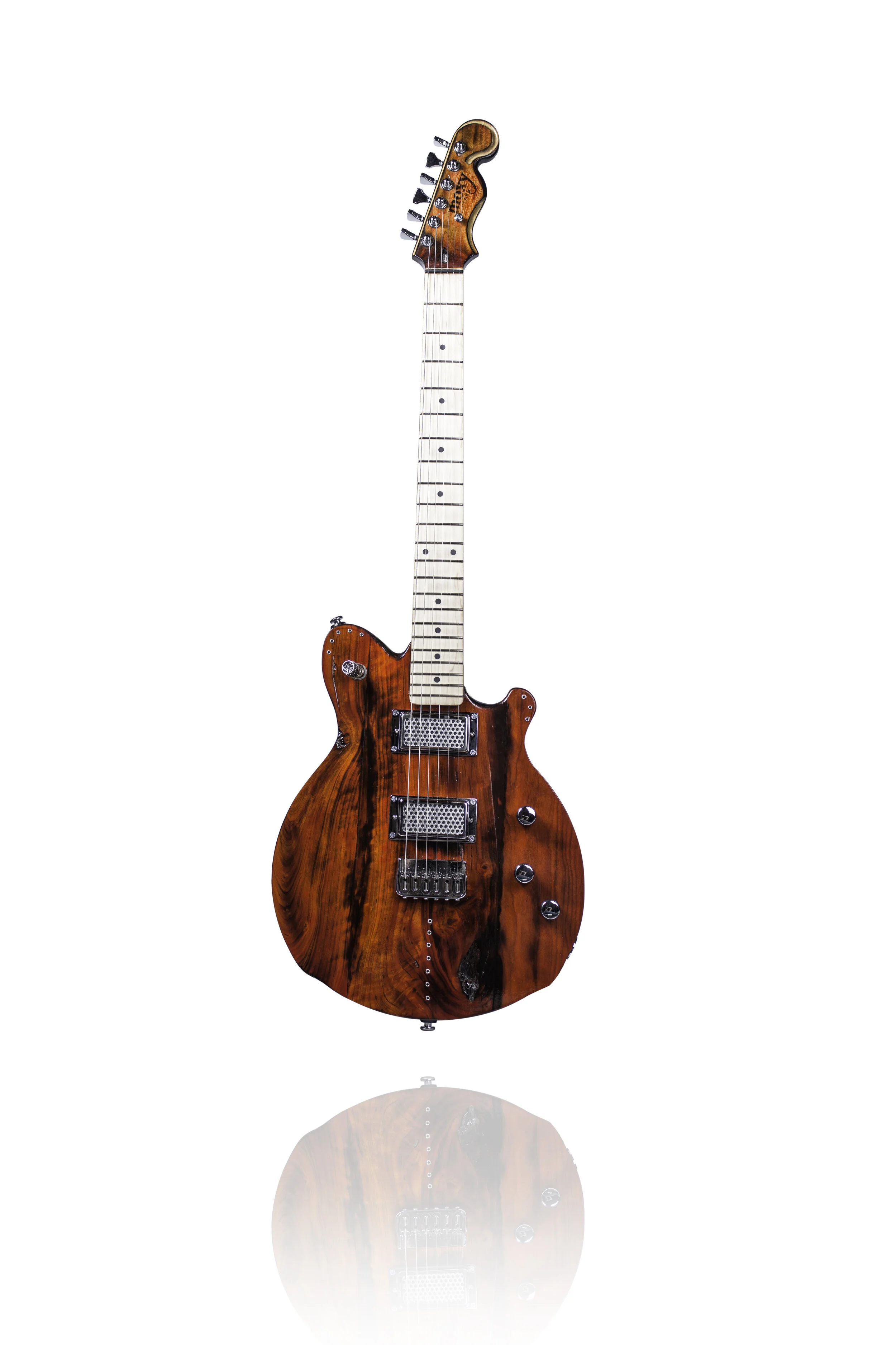 Moxy Guitars-4-1 copy.jpg