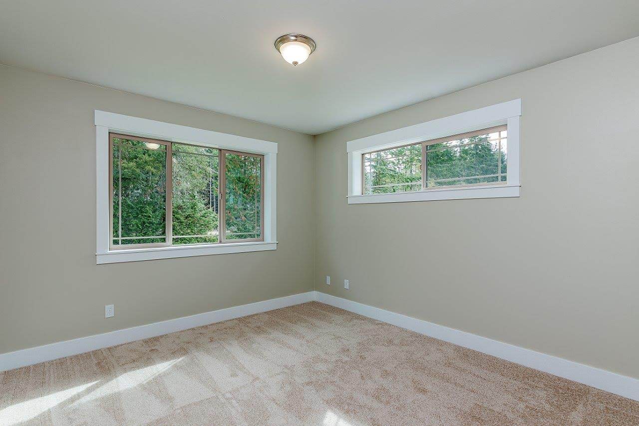 95 Kruse-bedroom4.jpg