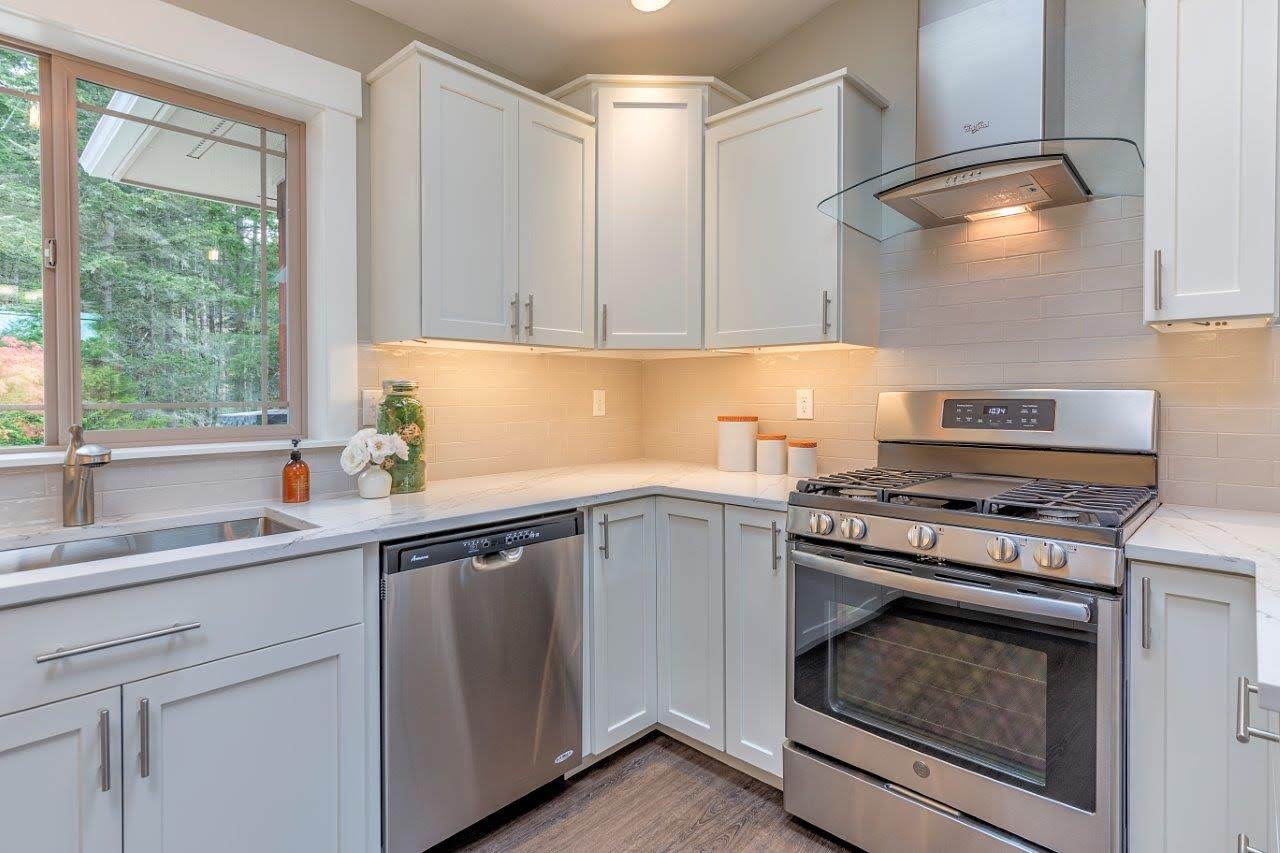 95 Kruse-kitchen3.jpg