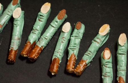 witches fingers 8005 larger.png