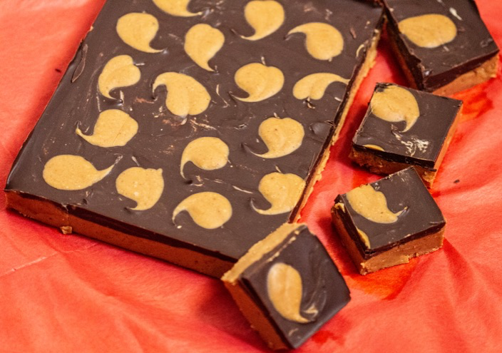 valentines peanut buuter cup bars 8680c lighter yet.png