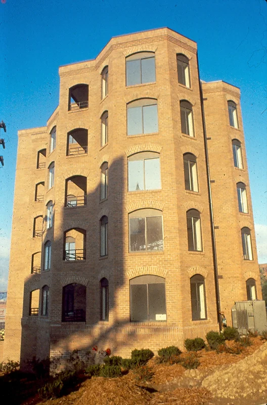 83280010.jpg