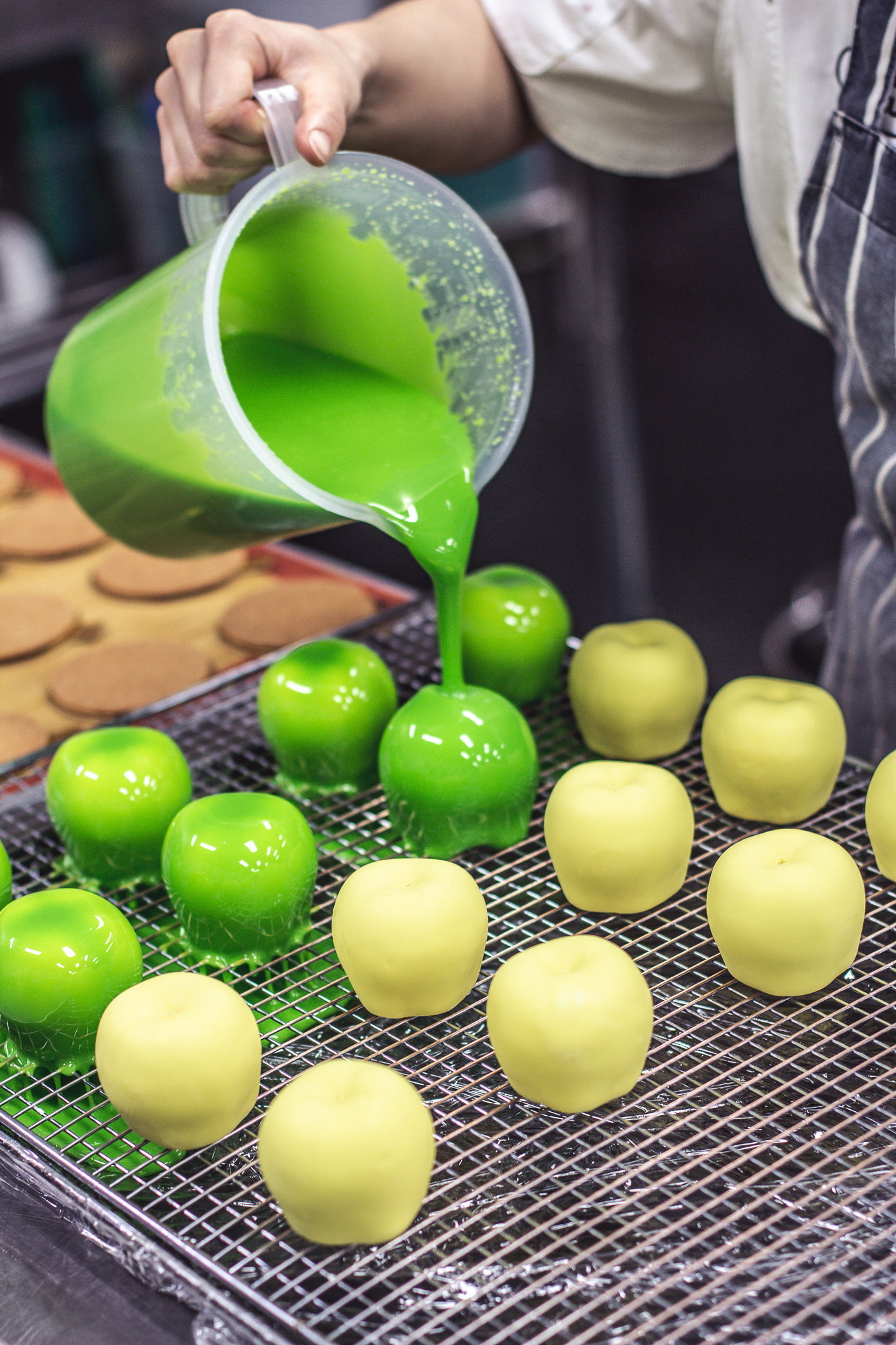 Glazing of our Apple Delight