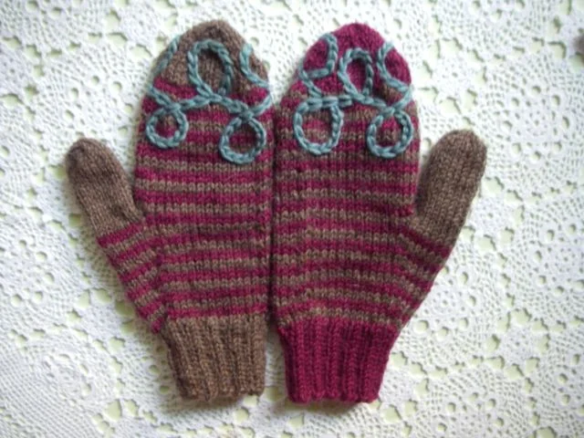 Striped Loopy Mittens (2005)