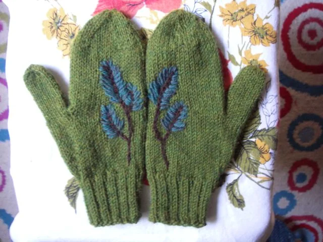 Mittens with Leaves (2005)