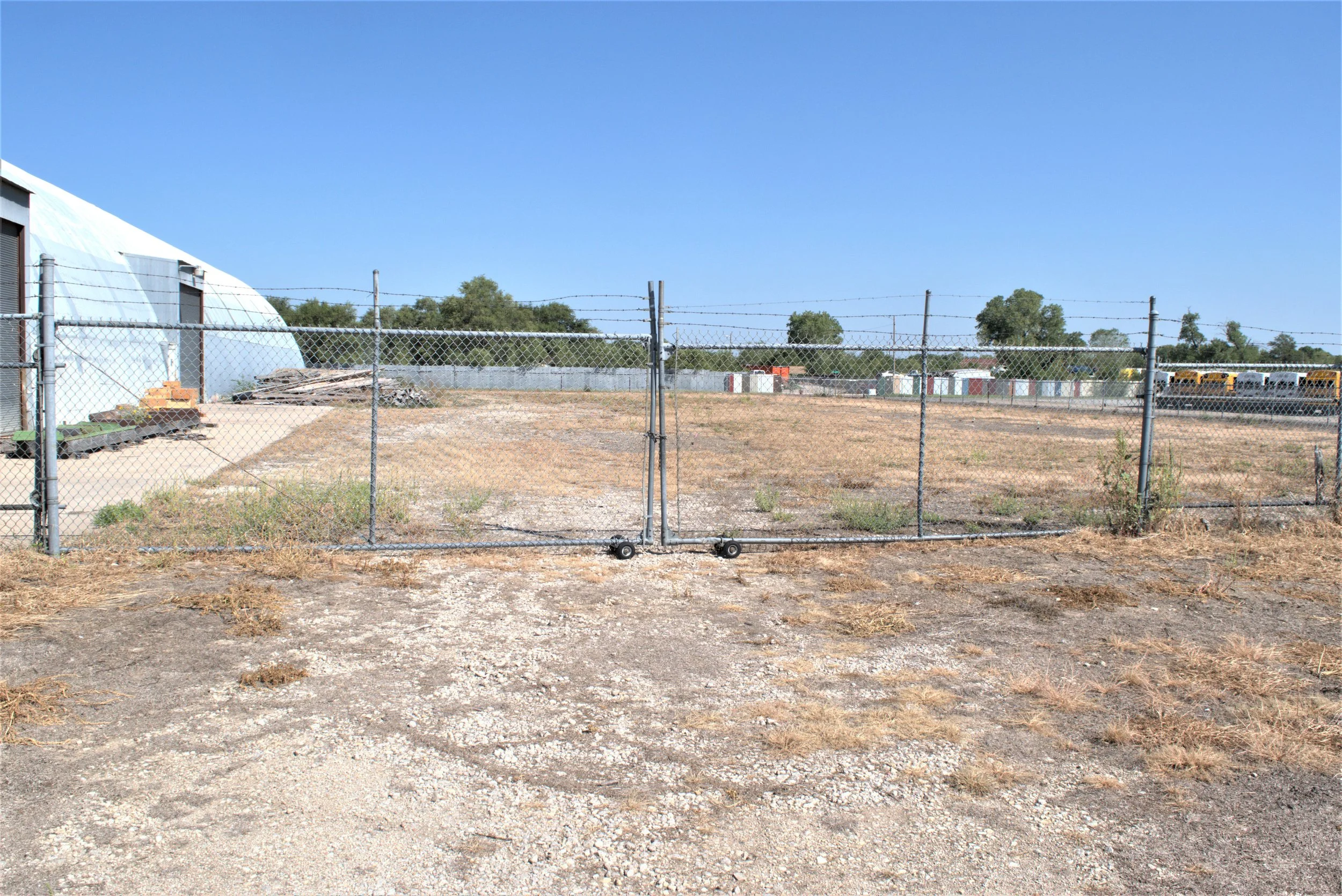 Features — Hutchinson Storage units