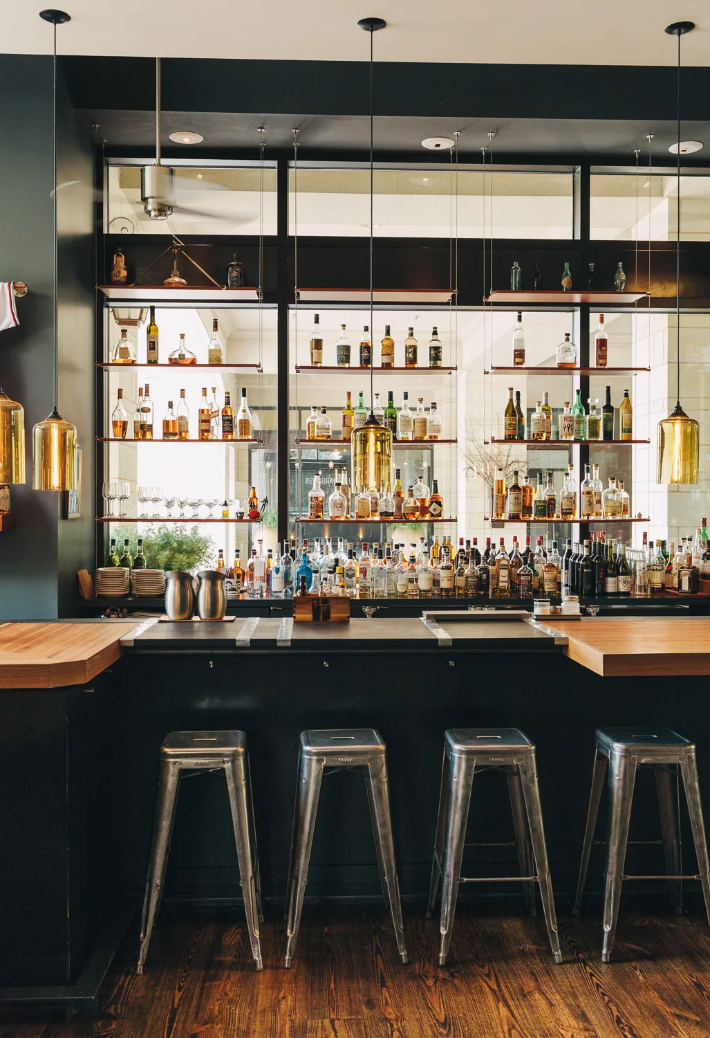 21_LAMP_HolemanFinch_Bar_053.jpg