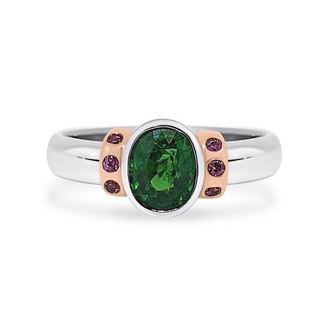 A custom made ring which has resettled in the United Kingdom. Our client had chosen these stones to represent her son&rsquo;s birth month. ⠀⠀⠀⠀⠀⠀⠀⠀⠀
Can you guess which gemstones are set in this ring? ⠀⠀⠀⠀⠀⠀⠀⠀⠀
Hint: The stones are from the same gem 
